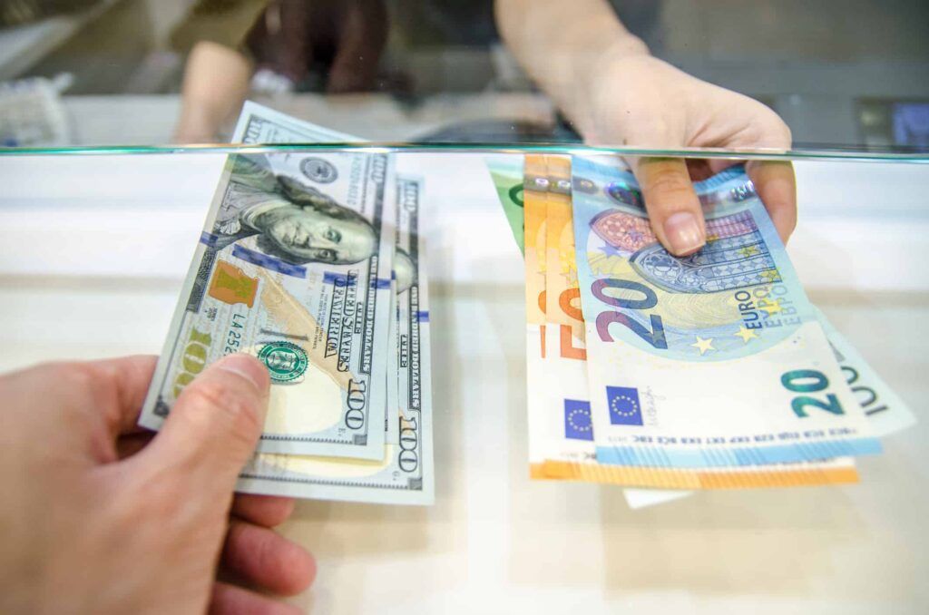 Giá trị đồng Euro bằng với đô la Mỹ: “Món quà trời cho” với các nhà đầu tư Golden Visa Bồ Đào Nha