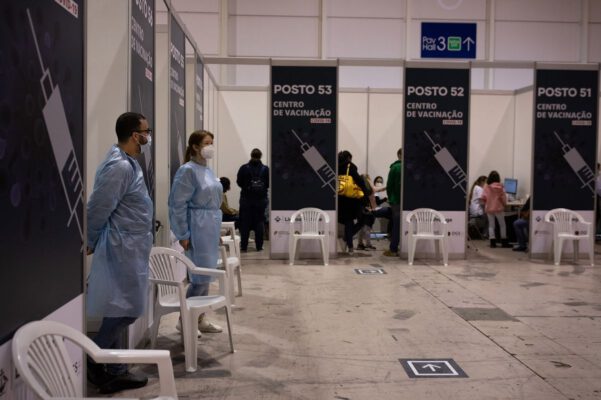 Bồ Đào Nha bỏ quy định cách ly bắt buộc với người dương tính COVID-19 từ tháng 10/2022