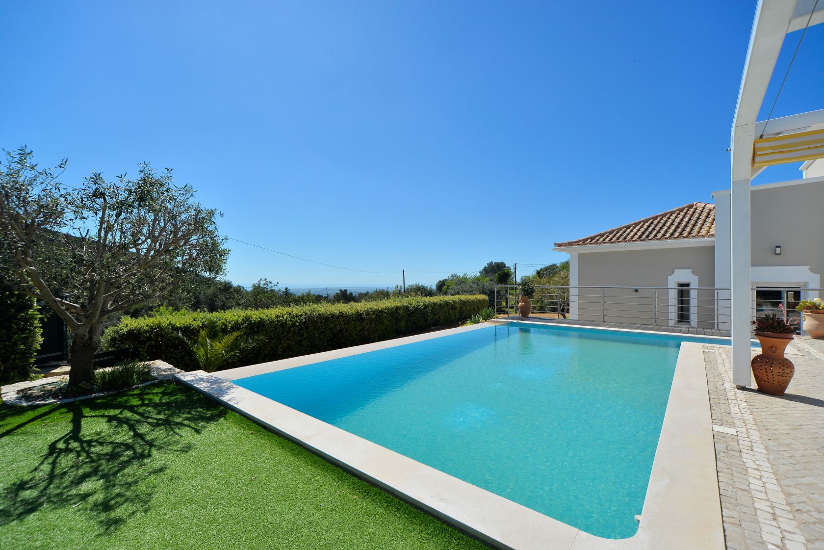 Người nước ngoài mua 90% bất động sản ở Algarve